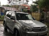 Cần bán xe Toyota Fortuner sản xuất 2009, màu bạc chính chủ