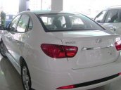 Bán Hyundai Avante 1.6 MT năm 2017, màu trắng, giá chỉ 525 triệu