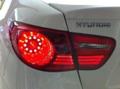 Bán Hyundai Avante 1.6 MT năm 2017, màu trắng, giá chỉ 525 triệu