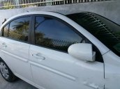 Bán xe cũ Hyundai Verna đời 2009, màu trắng xe gia đình