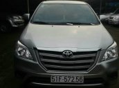 Bán xe cũ Toyota Innova E đời 2015, màu bạc xe gia đình, 748 triệu