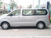 Toàn quốc: Bán xe Hyundai Starex mới 100%, 200 triệu