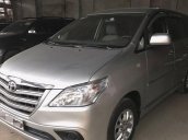 Bán ô tô Toyota Innova E đời 2014, màu bạc số sàn, 688tr