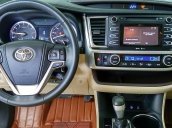 Vip Auto cần bán Toyota Highlander LE Plus sản xuất 2015, màu vàng