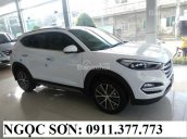 "Siêu sốc" - Bán Hyundai Tucson mới, màu trắng, trả góp 90% xe, tại Đà Nẵng. Liên hệ Ngọc Sơn: 0911.377.773