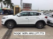 "Siêu sốc" - Bán Hyundai Tucson mới, màu trắng, trả góp 90% xe, tại Đà Nẵng. Liên hệ Ngọc Sơn: 0911.377.773