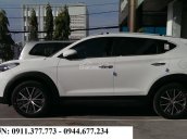 "Siêu sốc" - Bán Hyundai Tucson mới, màu trắng, trả góp 90% xe, tại Đà Nẵng. Liên hệ Ngọc Sơn: 0911.377.773