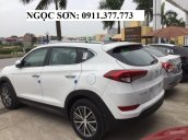 "Siêu sốc" - Bán Hyundai Tucson mới, màu trắng, trả góp 90% xe, tại Đà Nẵng. Liên hệ Ngọc Sơn: 0911.377.773