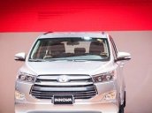 Bán Toyota Innova E sản xuất 2017, màu trắng, giá tốt