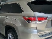 Vip Auto cần bán Toyota Highlander LE Plus sản xuất 2015, màu vàng