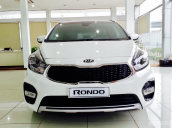 Cần bán Kia Rondo năm 2017 màu trắng, giá tốt