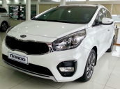 Cần bán Kia Rondo năm 2017 màu trắng, giá tốt