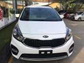 Bán xe Kia Rondo GAT đời 2017, màu trắng ngọc trinh, giá 704 triệu, nhiều ưu đãi hấp dẫn