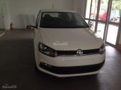 Bán xe Volkswagen Polo đời 2016, màu trắng, nhập khẩu, chỉ 148 tr, nhận xe ngay. Lh: 0978877754 giá tốt nhất