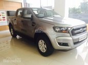 Bán Ford Ranger XLS 2.2 AT năm 2017, màu ghi vàng, nhập khẩu nguyên chiếc, giá tốt