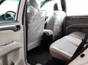Mitsubishi Pajero Sport MT 2017 trắng, có bán trả góp
