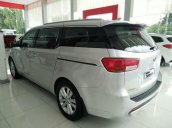 Bán xe Kia Sedona GAT đời 2015, màu bạc số tự động