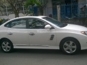 Cần bán xe Hyundai Avante sản xuất 2011, màu trắng