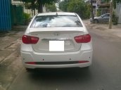 Cần bán xe Hyundai Avante sản xuất 2011, màu trắng