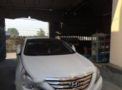 Cần bán xe cũ Hyundai Sonata đời 2011, màu trắng