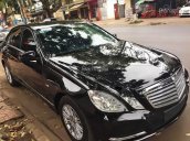 Bán Mercedes E200 đời 2012, màu đen như mới