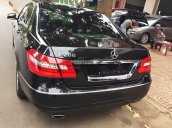 Bán Mercedes E200 đời 2012, màu đen như mới