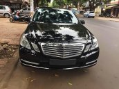 Bán Mercedes E200 đời 2012, màu đen như mới