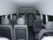 Bán xe Toyota Hiace Commuter đời 2017, màu bạc