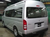 Bán xe Toyota Hiace Commuter đời 2017, màu bạc