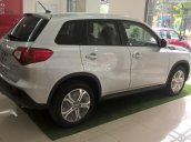 Suzuki Vitara sản xuất 2017, màu bạc, xe nhập, hỗ trợ đăng ký, đăng kiểm lưu hành xe