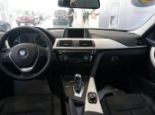 Cần bán xe BMW 3 Series 320I AT đời 2017, màu trắng, xe nhập