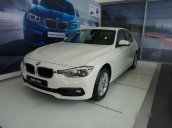 Cần bán xe BMW 3 Series 320I AT đời 2017, màu trắng, xe nhập