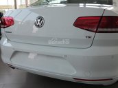 Dòng Sedan hạng sang Volkswagen Passat GP năm 2016, màu trắng, nhập Đức