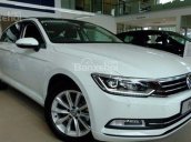 Dòng Sedan hạng sang Volkswagen Passat GP năm 2016, màu trắng, nhập Đức