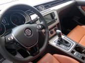 Dòng Sedan hạng sang Volkswagen Passat GP năm 2016, màu trắng, nhập Đức