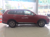 Cần bán xe Mitsubishi Outlander 2.4CVT đời 2017, màu đỏ, nhập khẩu chính hãng