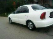 Bán xe cũ Daewoo Lanos đời 2004, màu trắng như mới, giá tốt