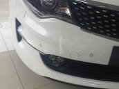 Báo giá Kia Optima đời 2017, màu trắng giá kịch sàn