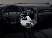 Bán Mitsubishi Outlander phiên bản mới, nhập khẩu nguyên chiếc, khuyến mãi cực lớn