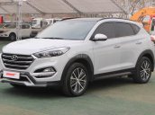 Bán ô tô Hyundai Tucson 2.0AT đời 2015, màu bạc, nhập khẩu nguyên chiếc, 939tr