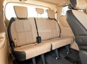 Cần bán Kia Sedona đời 2017, màu trắng, máy dầu, hàng full option