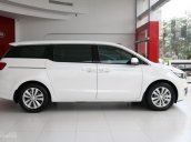 Cần bán Kia Sedona đời 2017, màu trắng, máy dầu, hàng full option