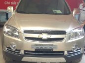 Xe Chevrolet Captiva LTZ đời 2011, màu vàng 