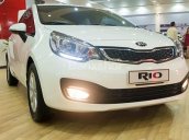 Cần bán Kia Rio AT đời 2017, màu trắng, xe nhập