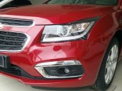 Bán xe Chevrolet Cruze LT đời 2017, có đủ màu, giao xe ngay, giảm giá tiền mặt cực khủng