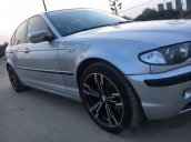 Cần bán BMW 325i đời 2005, màu bạc còn mới