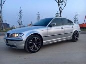 Cần bán BMW 325i đời 2005, màu bạc còn mới