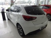 Bán Mazda 2 AT năm 2016, màu trắng, giá tốt