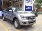 Bán xe Ford Ranger XLS AT đời 2017, màu bạc, nhập khẩu  