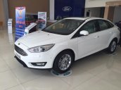 Giao ngay Ford Focus 1.5 Ecoboost 2017 cao cấp, đủ màu, giảm giá sốc tháng 12, hỗ trợ mọi thủ tục, hỗ trợ vay 80%